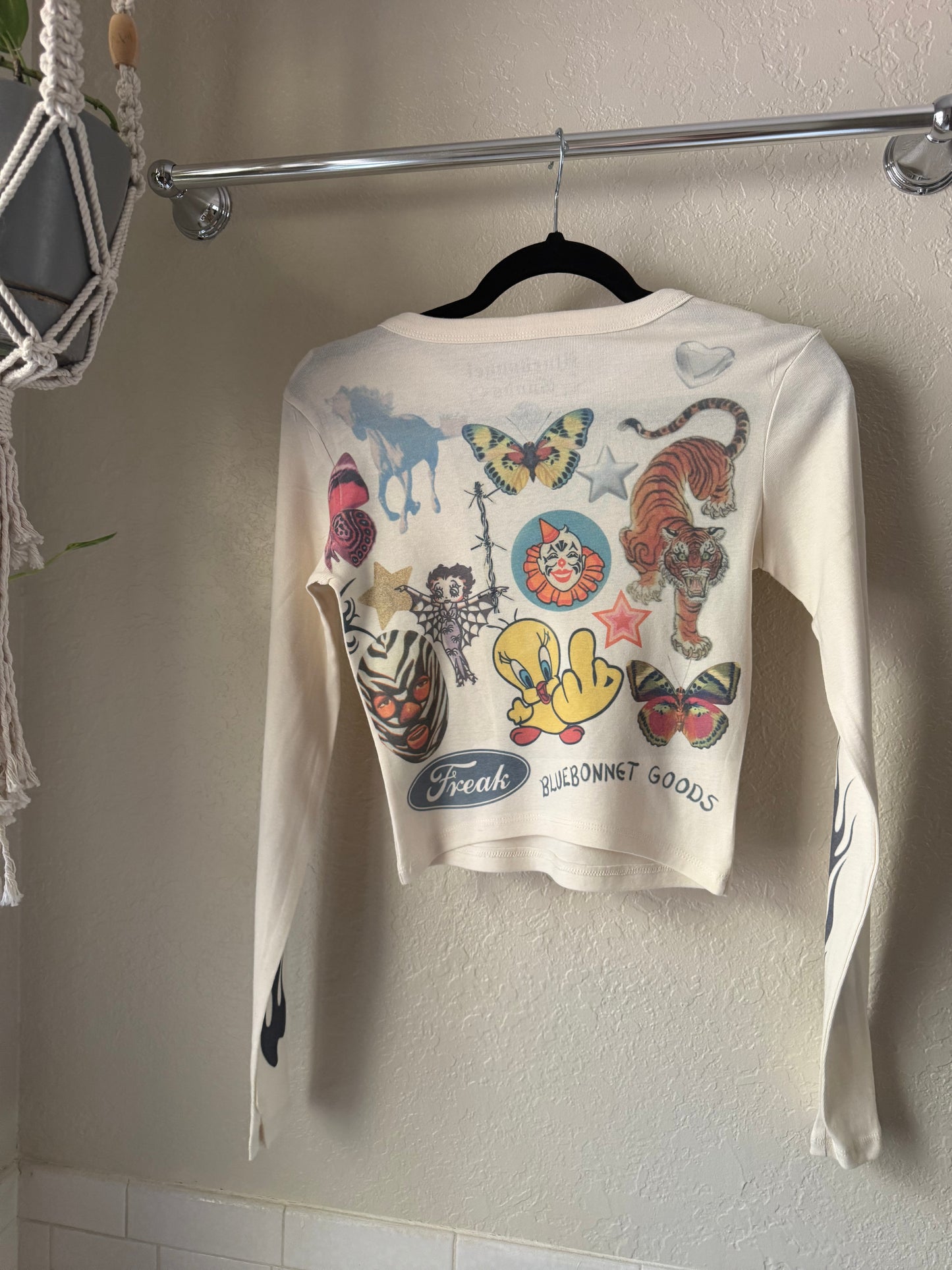 Random Design Custom Top